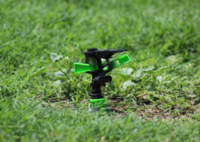 Riegos por aspersión jardines